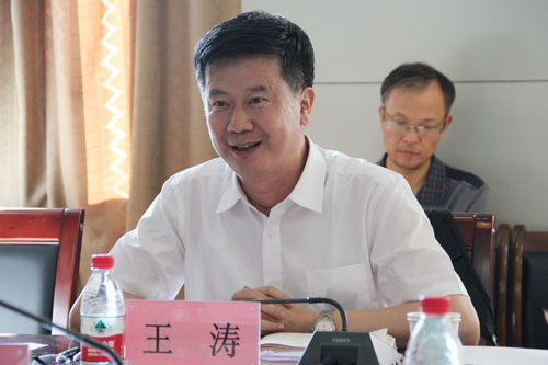 王涛代表中科院兰州分院对马培华到青海盐湖所视察工作表示了热烈的